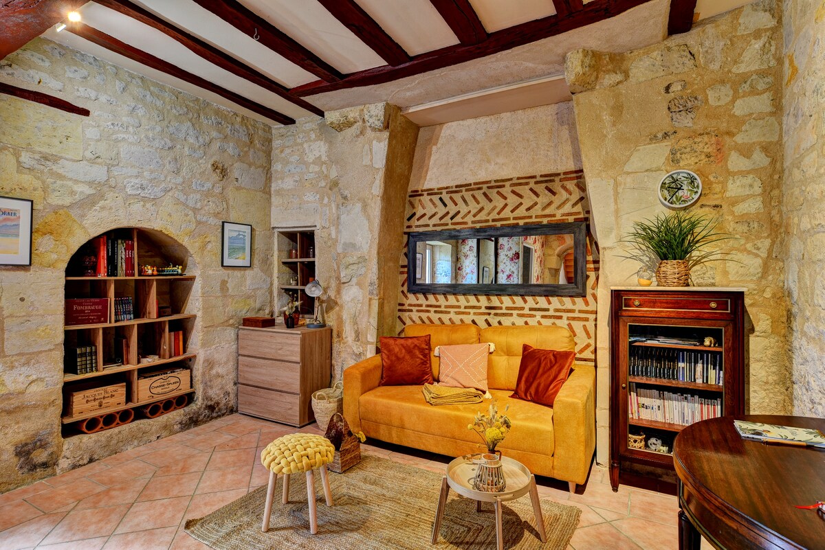 Pequeño salón con sofá cama para 2 personas 