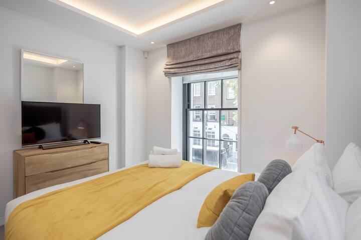 Luxury 2Bed 2Bath Oxford st +AC gallery image 2