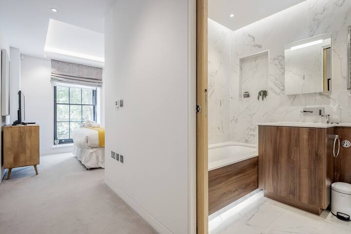 Luxury 2Bed 2Bath Oxford st +AC gallery image 4