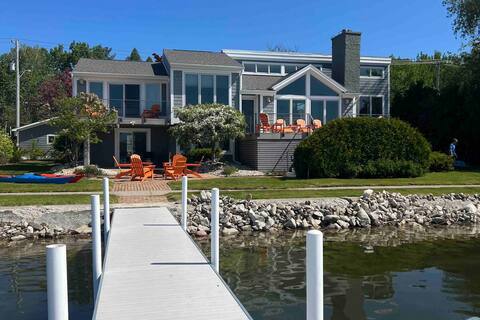 Crooked Landing - Lakefront - Dock - Petoskey