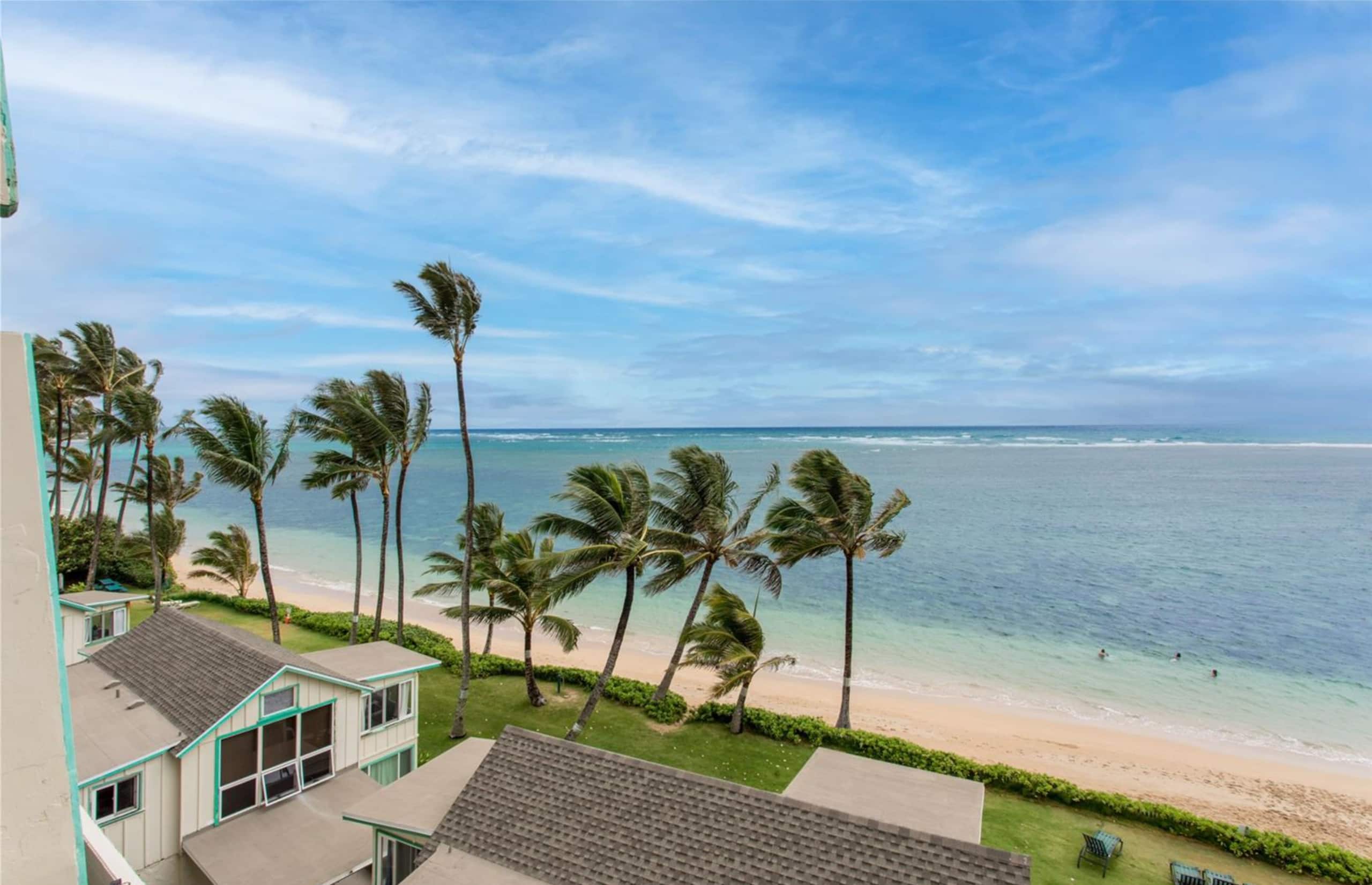 Condo in Hauula · ★4.67 · 1 bedroom · 4 beds · 1 private bath - Image 10
