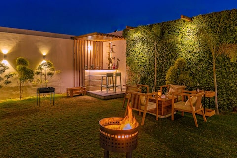 4 BHK w/Chic Decor+Bonfire+Lawn near Golden Temple
