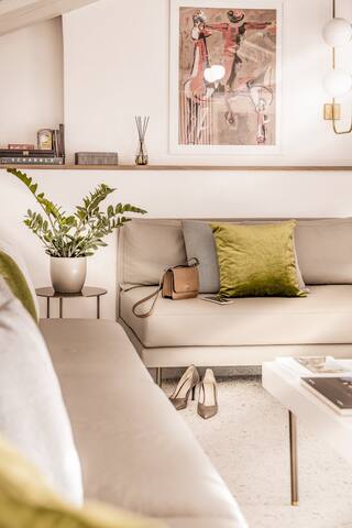 Eleonora gallery image 4