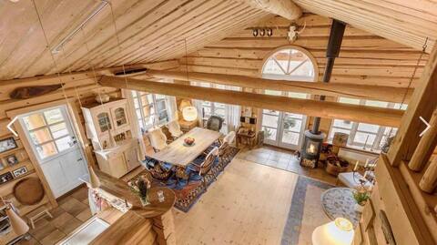 Spectacular wooden cottage