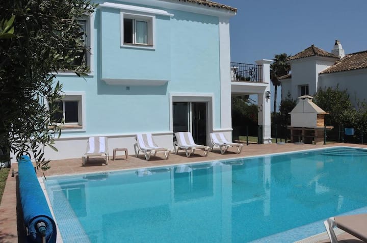 Duquesa 4 Bed Villa With Private Pool - Estepona