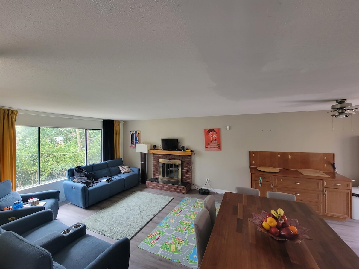 Comfort Inn Suites two bedroom w/patio&backyard Houses for Rent in