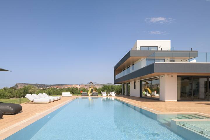 Aesthea Villa, 2Pools, Spa & Close to the beach gallery image 3