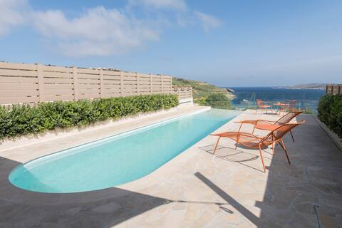 Luxury Apartment with Private Pool & Sea Views