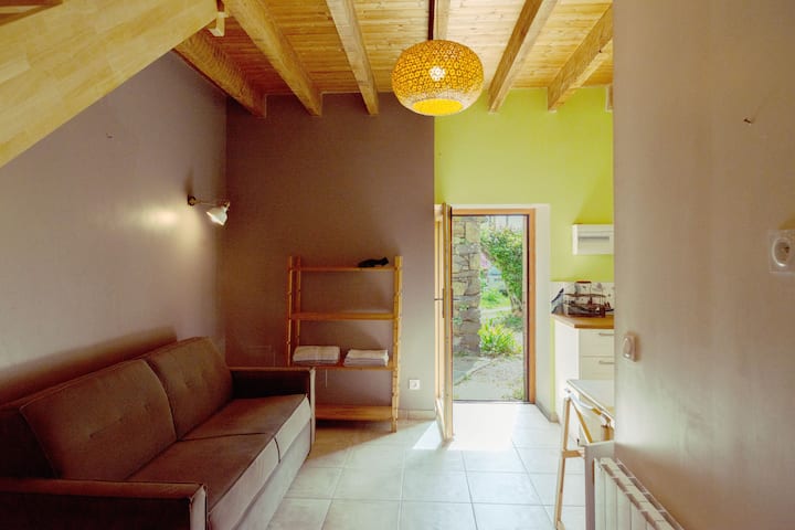 Sebule imefunguliwa kwa mtaro