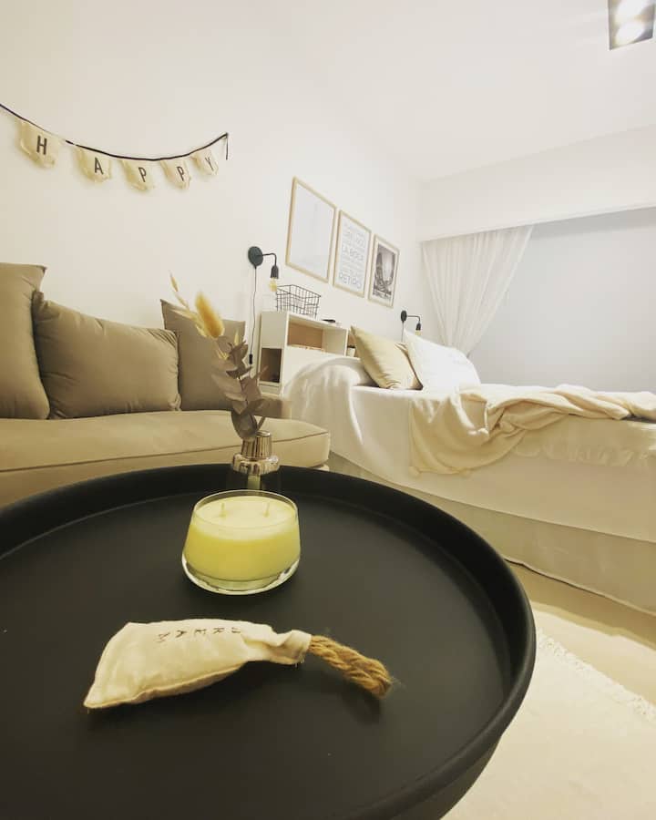 Studio apartment in Monserrat with terrace pool and city views