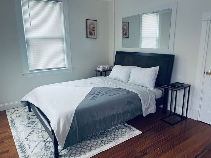 N.E.W Bright+Modern studio mins to BMC Apartments for Rent in