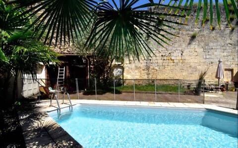 House in the city center of Libourne