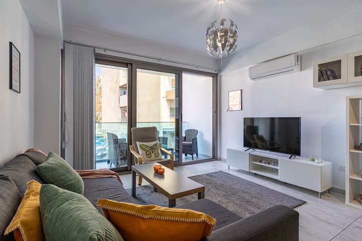Crystal 2-bedroom Apartment In Larnaca - Larnaca