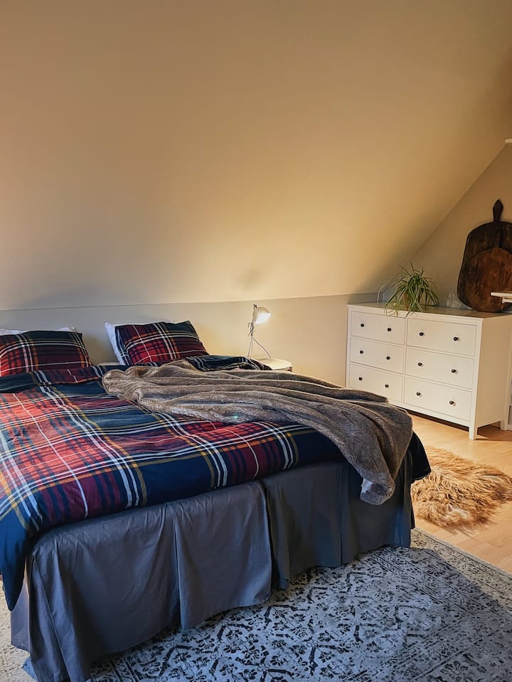 Двойно легло в спалнята на горния етаж 