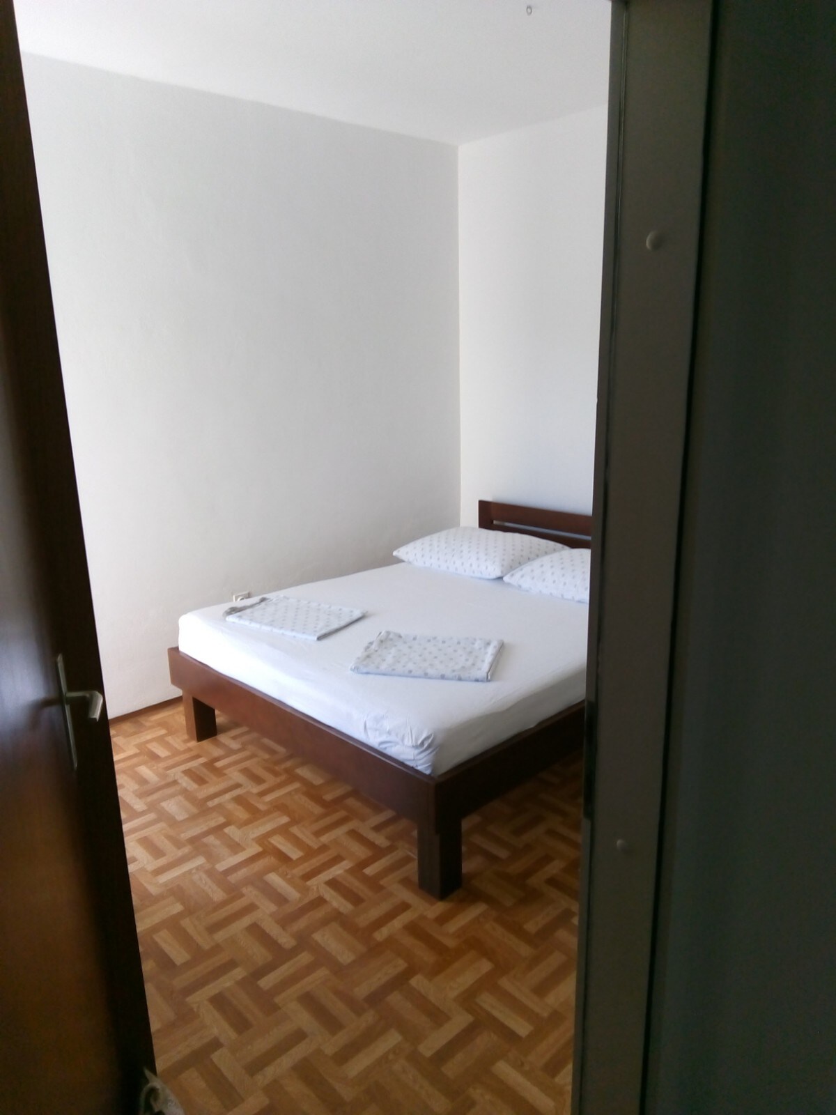 غرفة نوم ثانية ، سرير 160 × 200