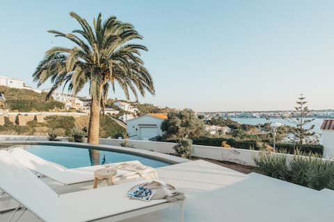 Stunning Villa with sea view