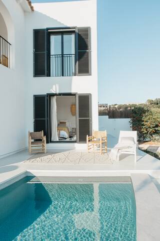 Stunning Villa with sea view gallery image 3