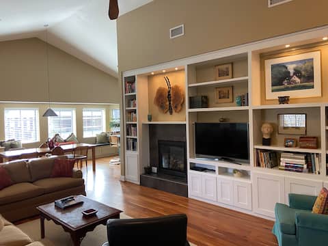 Successful Airbnb property: In the heart of the village in Blowing Rock