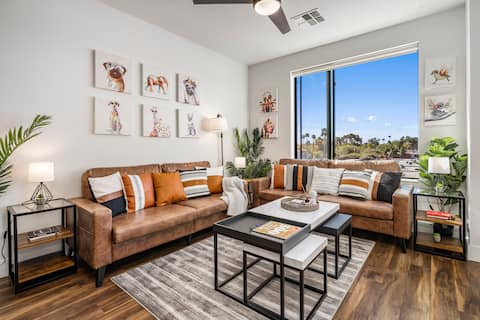 Popular Airbnb listing: Escape to Trendy & In Vogue 2 BR Tempe Town Lake in Tempe