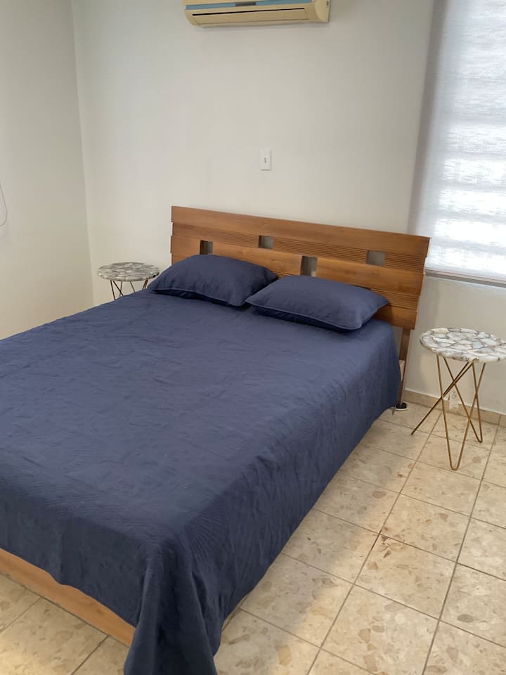 Espacio del armario del aire acondicionado del segundo dormitorio

.