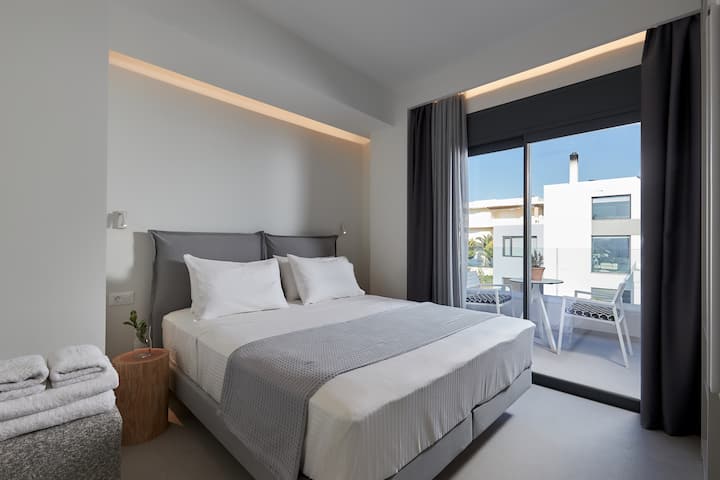 Chambre principale (lit double ou deux lits simples)