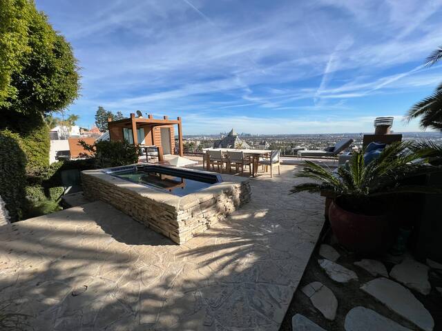 New 3Bd RH Modern Sunset Strip View home~Pool/Spa gallery image 5