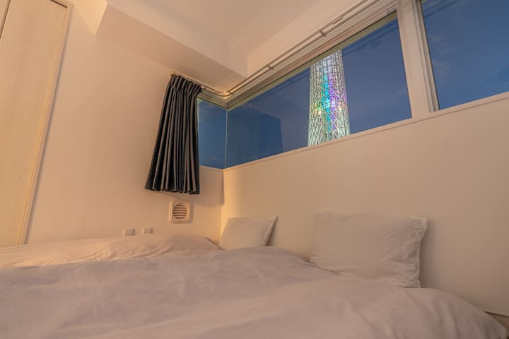 2 min by station・Direct to Narita / Haneda airport