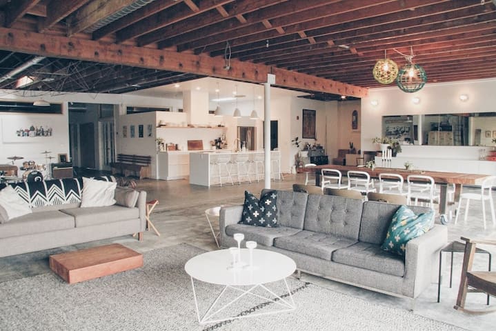 Modern Loft Living in Central SE PDX