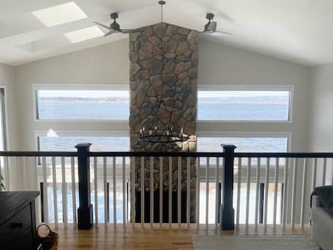 Saratoga Lake Home -Dog Friendly -10 mins to Track