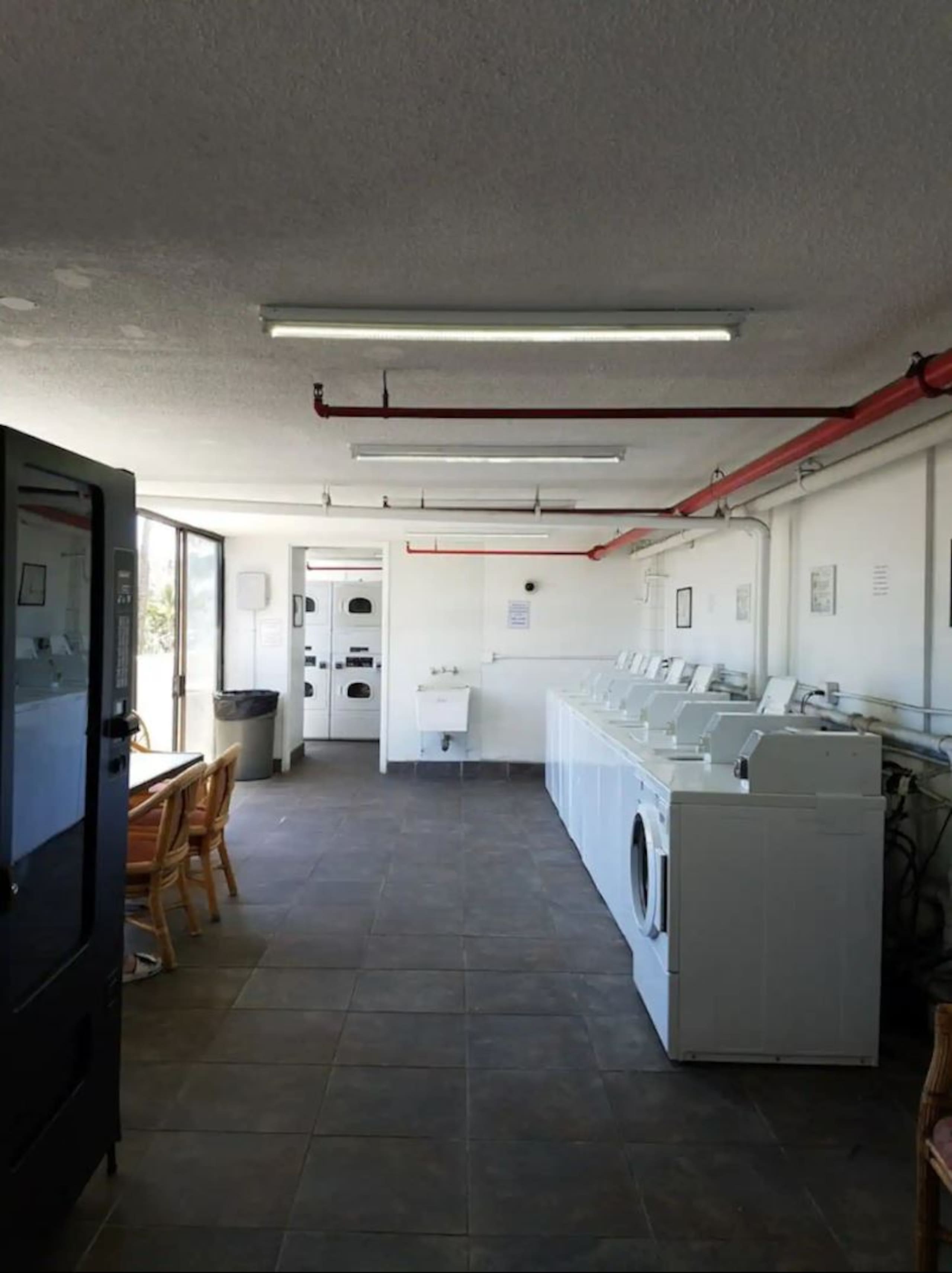 Condo in Honolulu · ★4.92 · Studio · 1 bed · 1 bath - Image 12