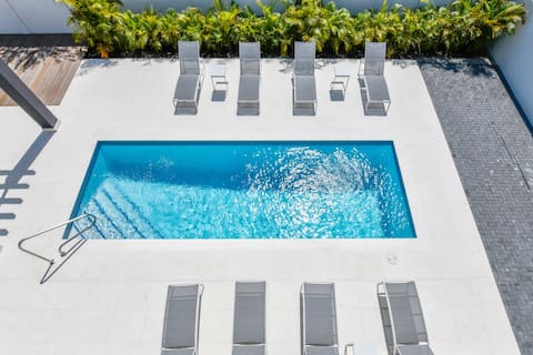 Modern Gem: Villa Biba Dushi's 5BR by Eagle Beach