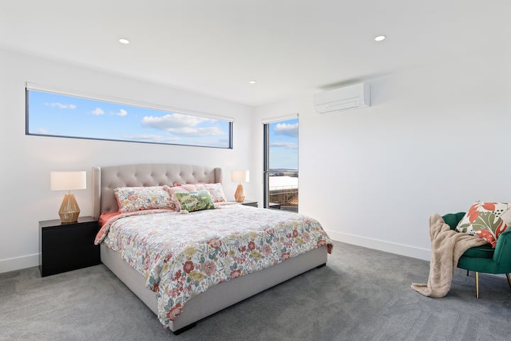 Udobna spavaća soba