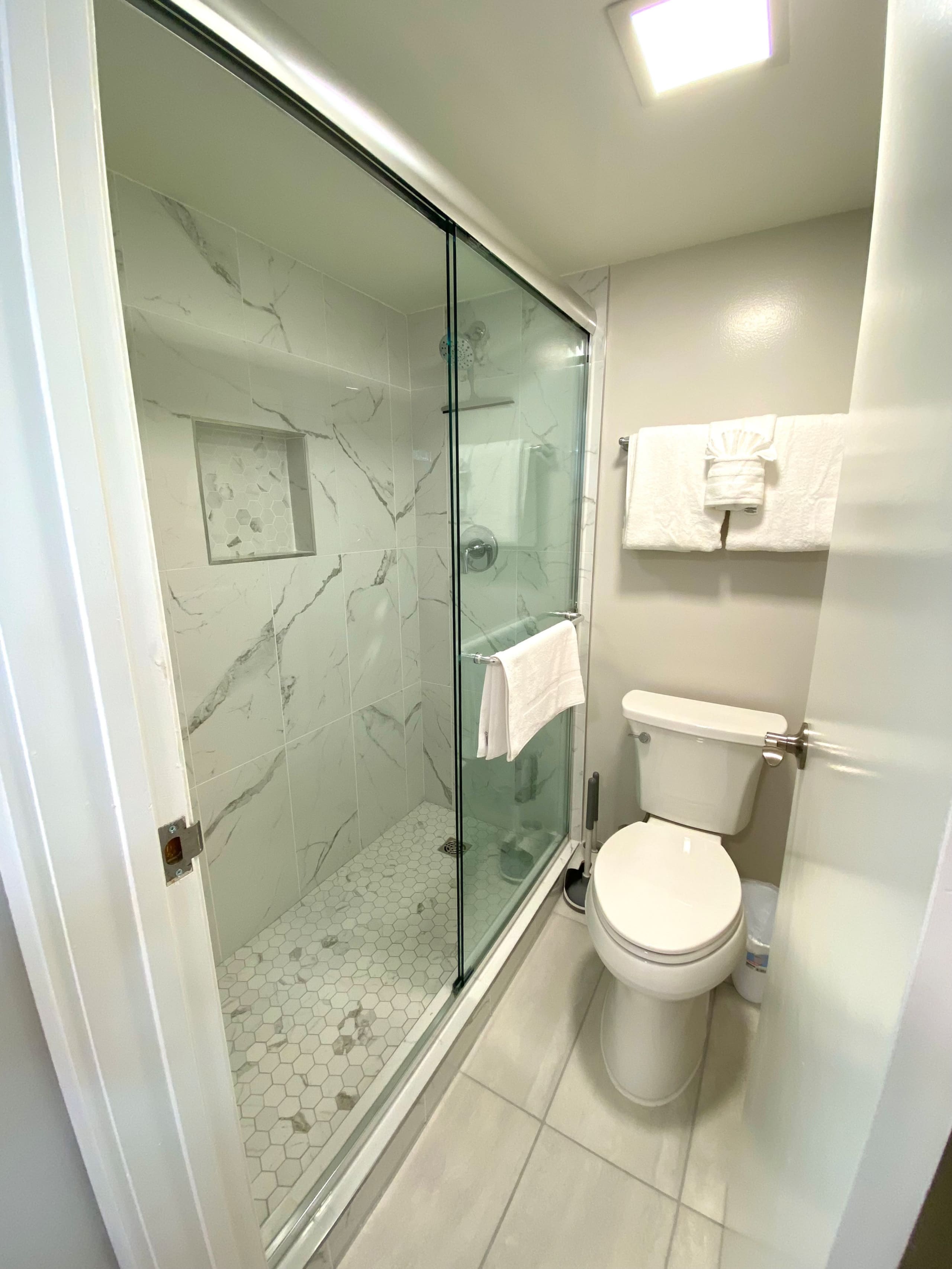 Condo in Lahaina · ★4.88 · 2 bedrooms · 3 beds · 2 shared baths - Image 15