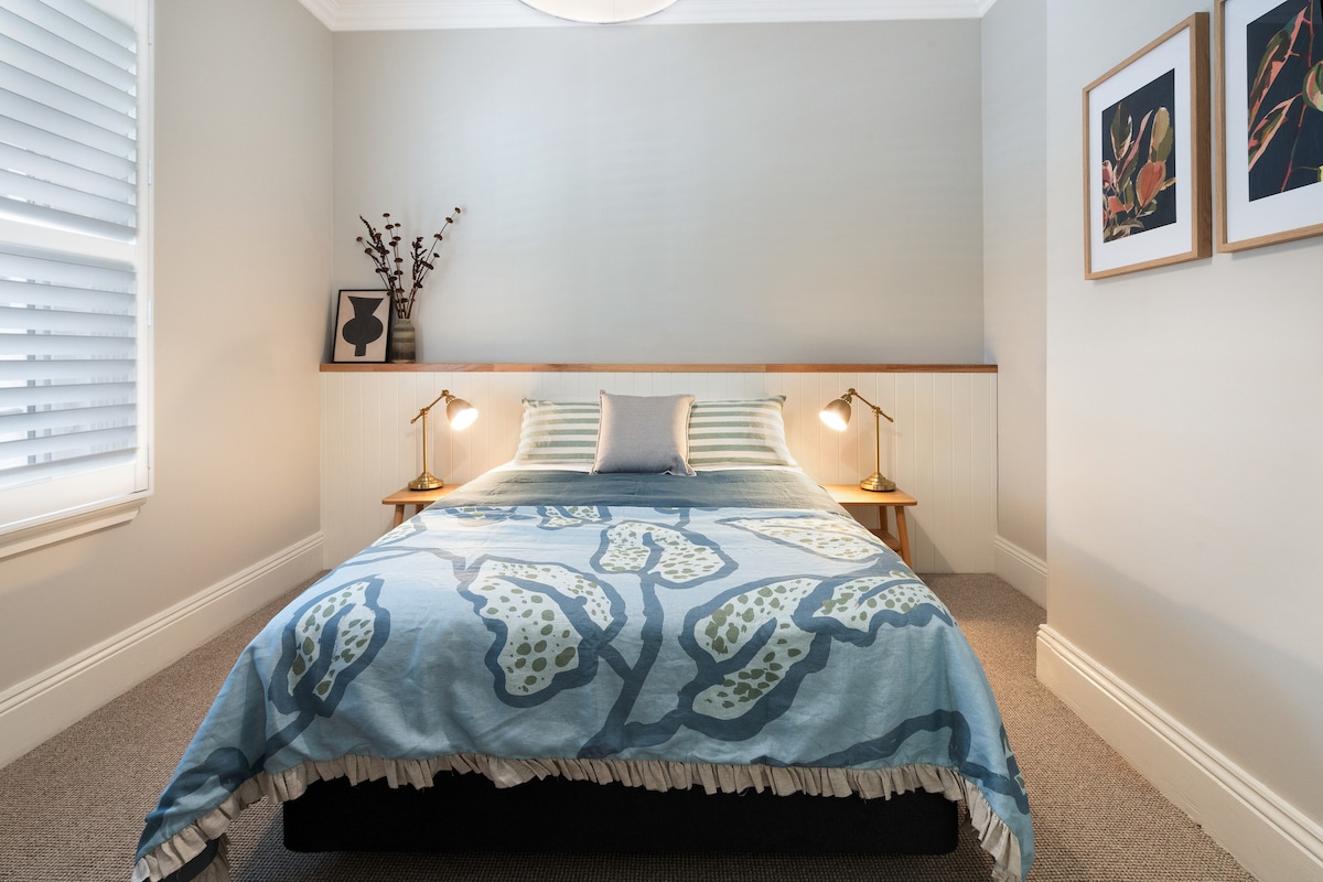 غرفة النوم 2 - سرير متوسط الحجم