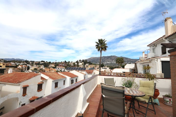 Cozy Apartment With A Large Terrace In El Coto - Mijas
