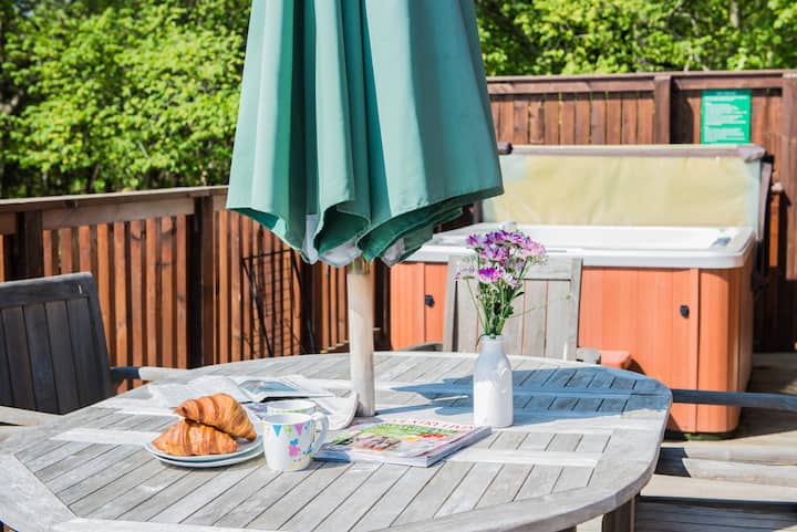 Tawny Lodge With Hot Tub - Cupar