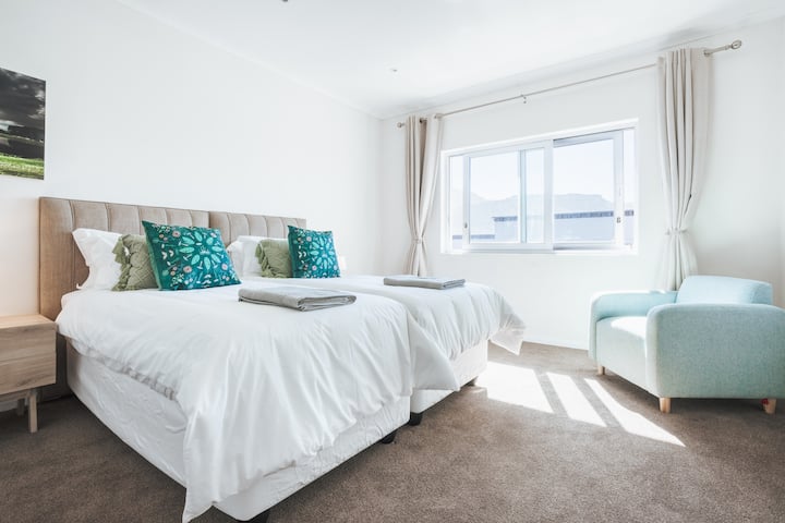 The 2nd bedroom with twin beds and 100% cotton linen.