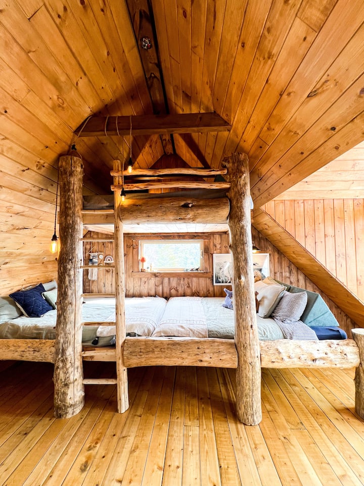 Bunk room - 3 double beds