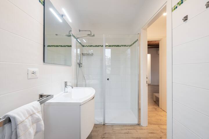 Superior apartment gallery image 4