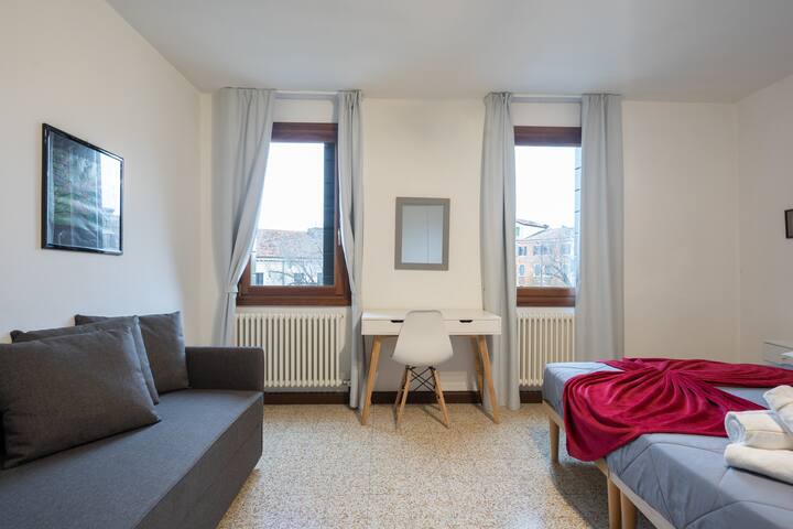 Superior apartment gallery image 2