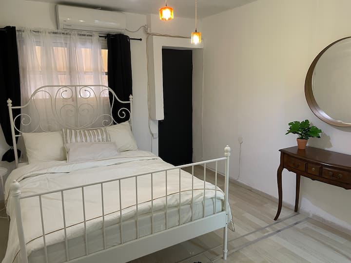 Dormitorio principal con salida al balcón