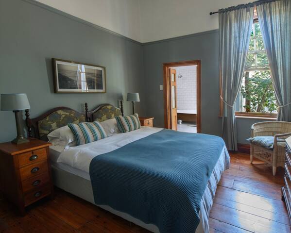 Victorian house in Green Point gallery image 4