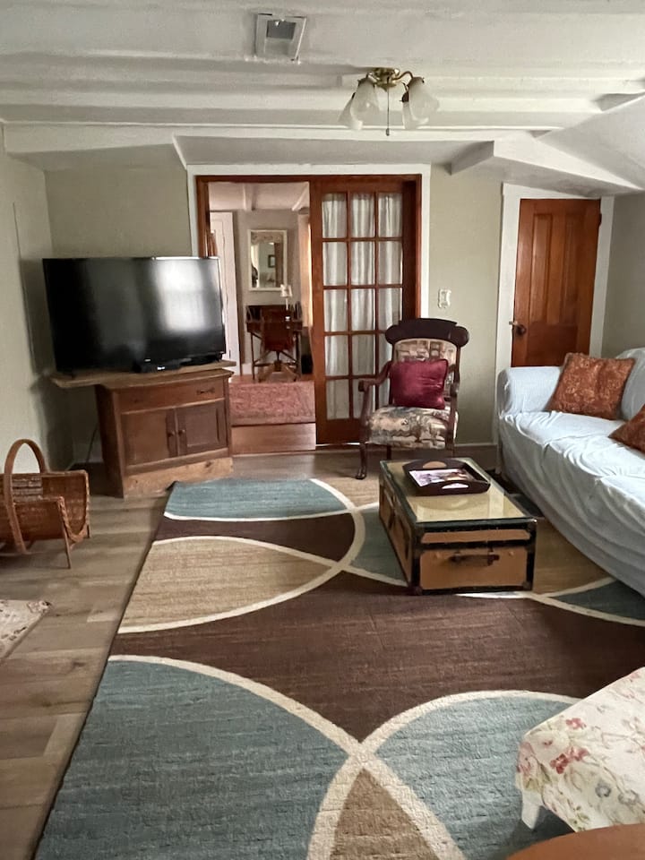 Oysterhaven Cottage-waterview Balcony &
Screenprch - Chincoteague, VA