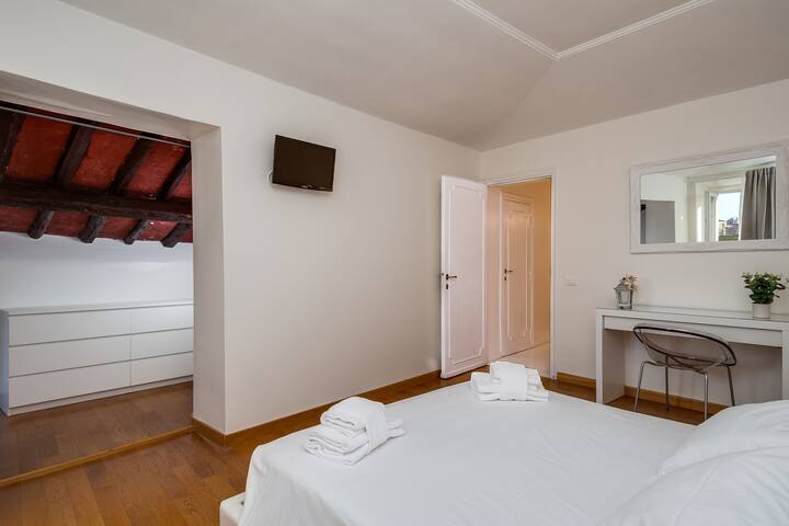 Fontana di Trevi – Cuore di Roma gallery image 4