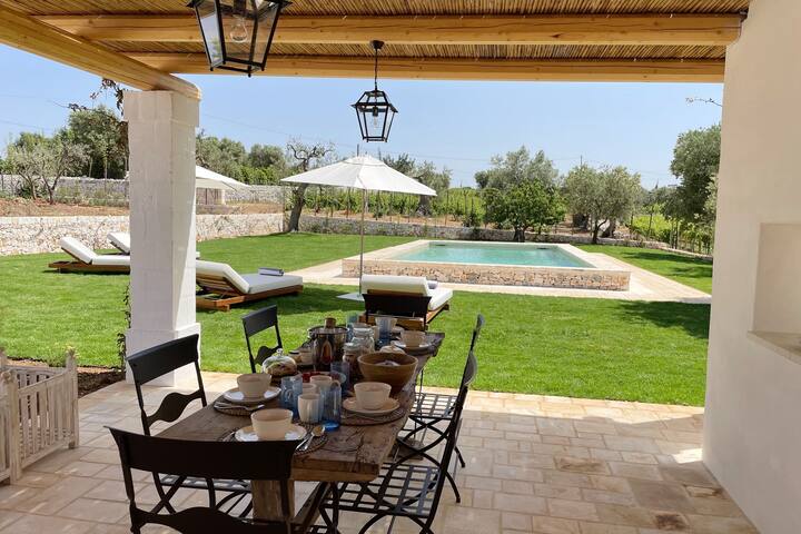 Stunning Trulli, Full AC, 10mx5m pool + gardens gallery image 5