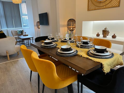 BRAND NEW stunning family house