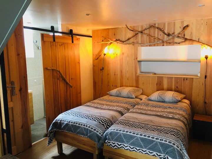 Rodičovský apartmán v záhrade s kúpeľňou a WC 