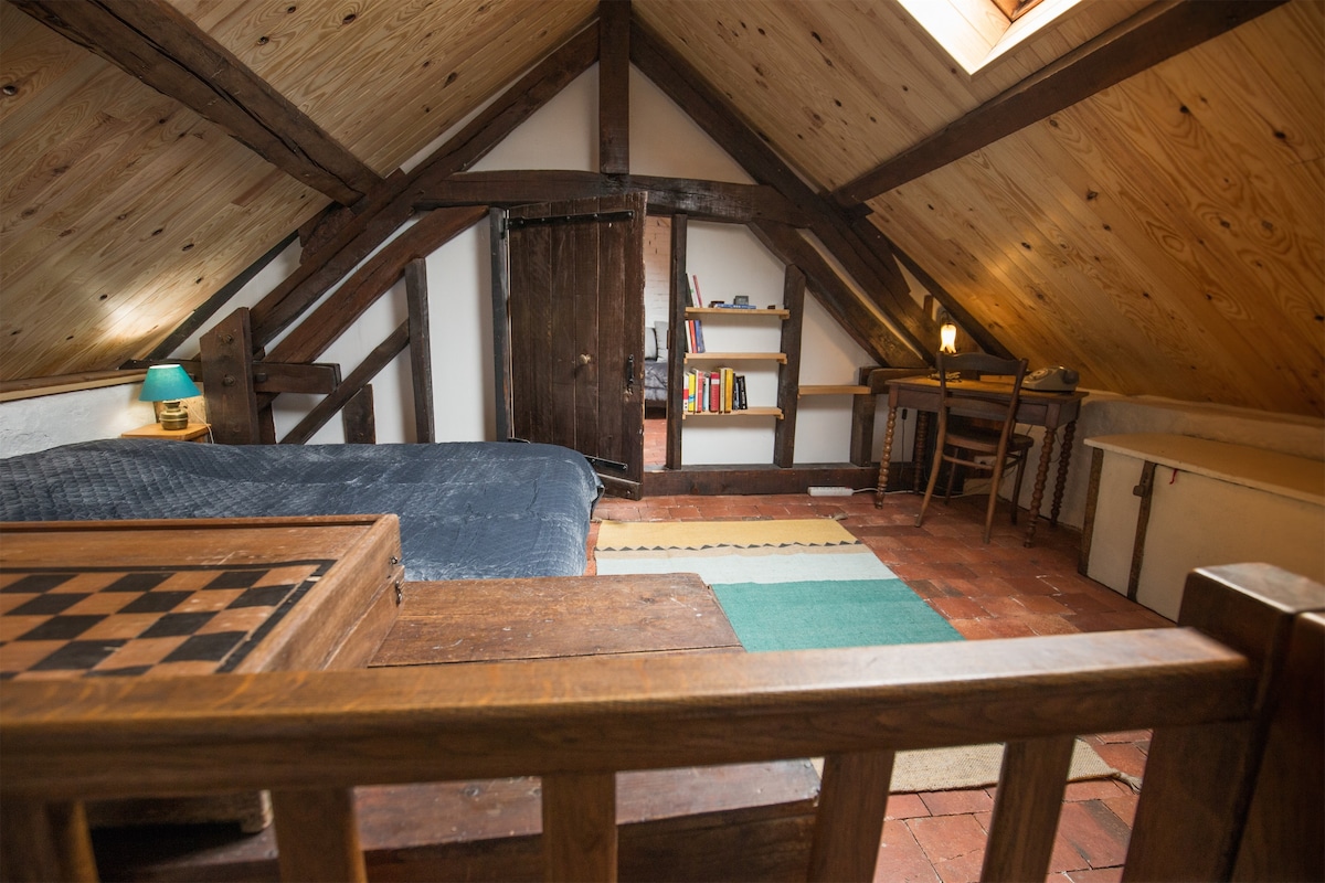 Hlavná spálňa (160 cm posteľ)