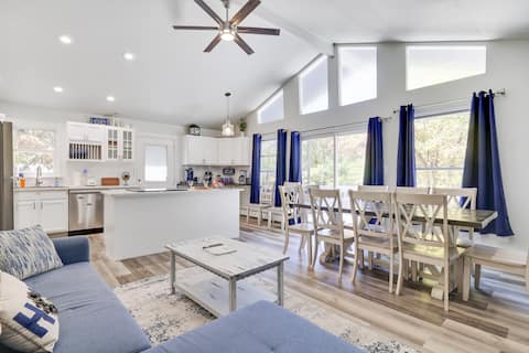 The Lux Big Blue House~Movie room~Arcades~HotTub