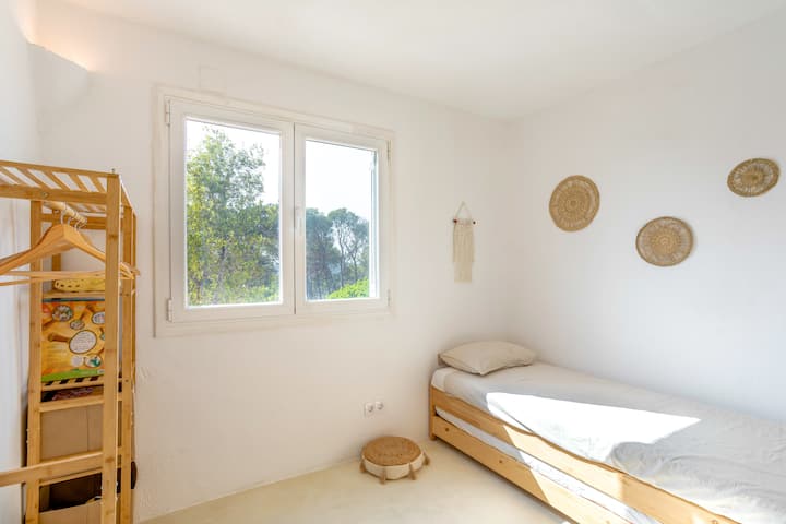 საძინებელი 4